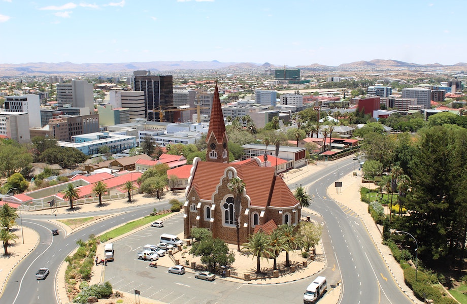 Durante pandemia, Namíbia registra aumento no contrabando de álcool