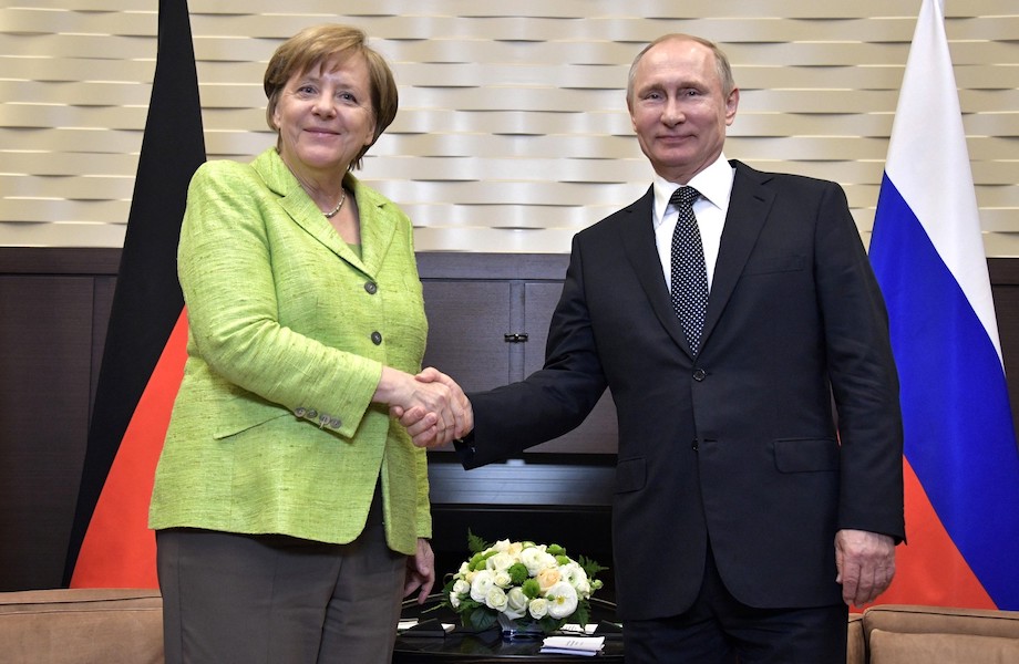 Merkel afirma que ataque cibernético russo é 'ultrajante'