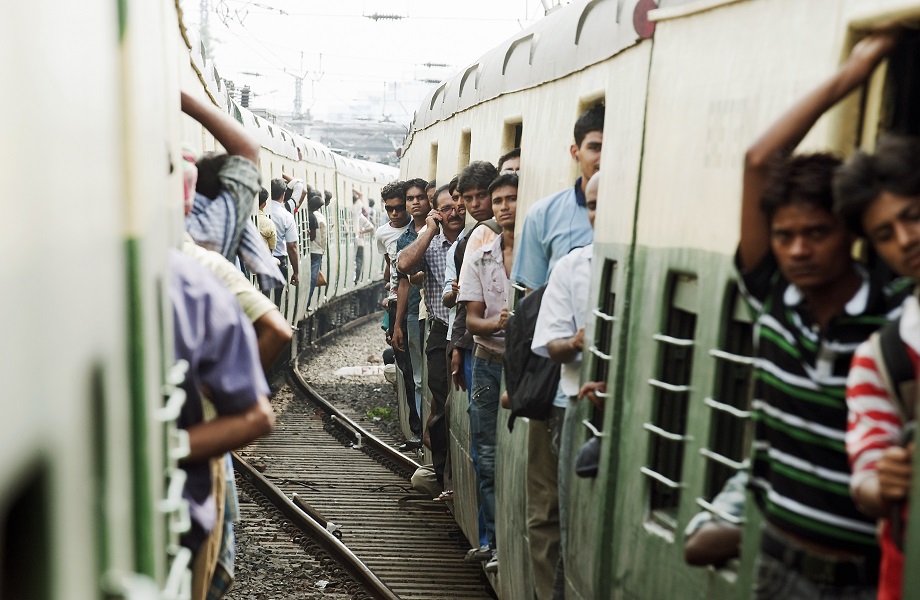 Após protestos, Índia retoma serviço de trens nas grandes cidades