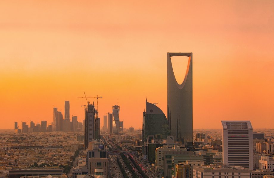 Grandes planos da Arábia Saudita são suspensos pela pandemia