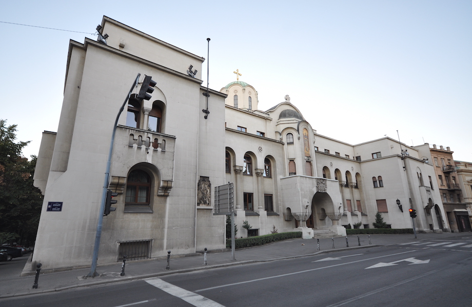 Tensão entre Sérvia e Montenegro cresce em meio à disputa na igreja