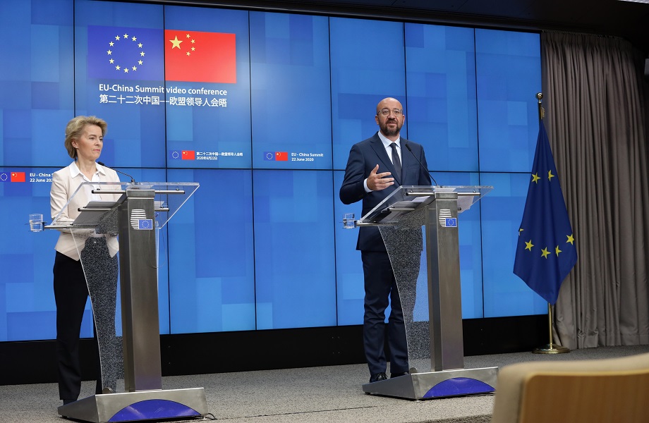 Em cúpula China-UE, pedido de consenso e transparência norteia discussão