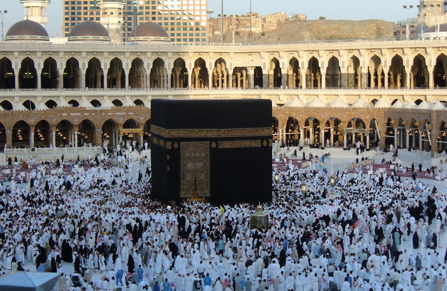 Peregrinação a Meca terá água benta engarrafada e limite de participação
