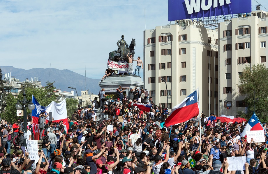 Derrota do governo em votação para reforma constitucional gera colapso na bolsa do Chile