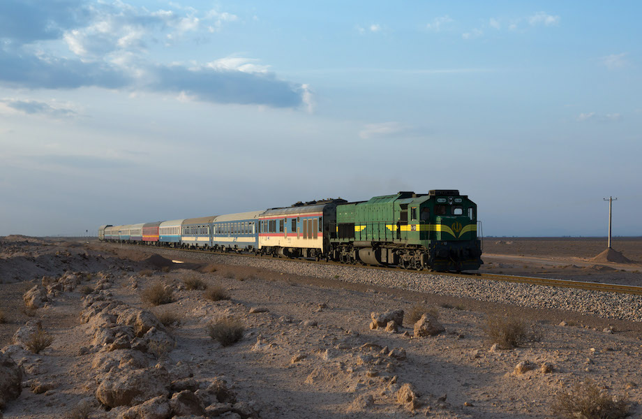 Irã avança com projeto ferroviário Chabahar-Zahedan sem ajuda indiana