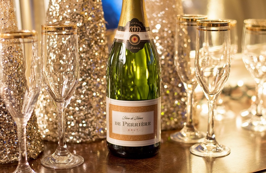 Pandemia impulsiona 'rebranding' na indústria de champagne na França. Crise no setor de champagne, atrelado a festas e opulência, já é mais grave que a depressão dos anos 1930 e as guerras mundiais