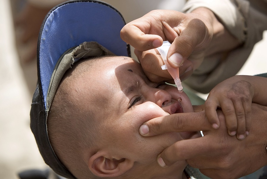 Boatos e crendices são entrave à vacinação de poliomielite no Paquistão