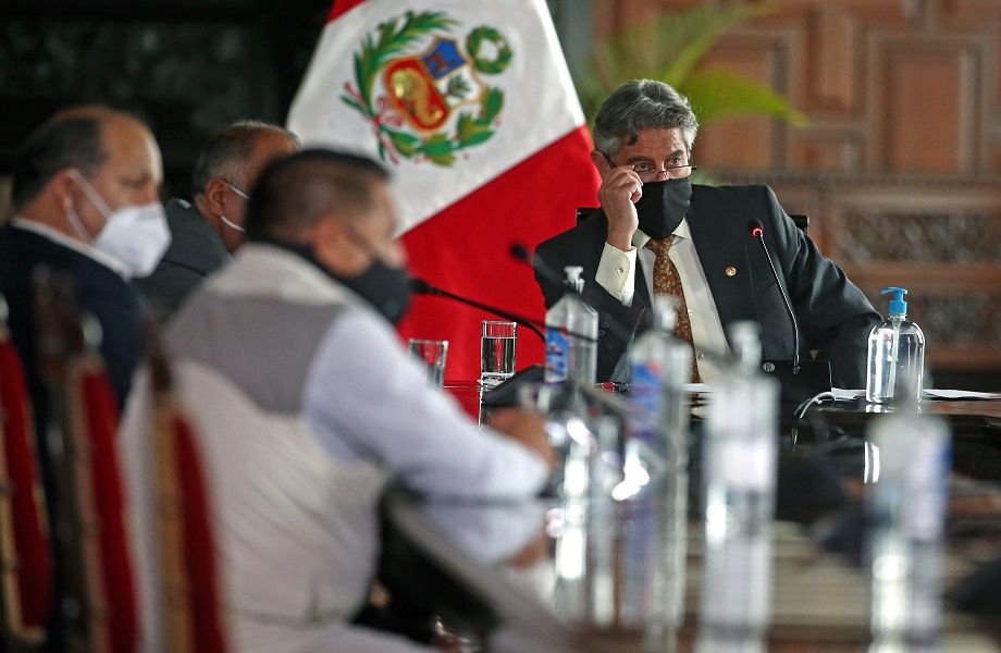 Governo e Congresso do Peru enfrentam forte rejeição após saída de Vizcarra