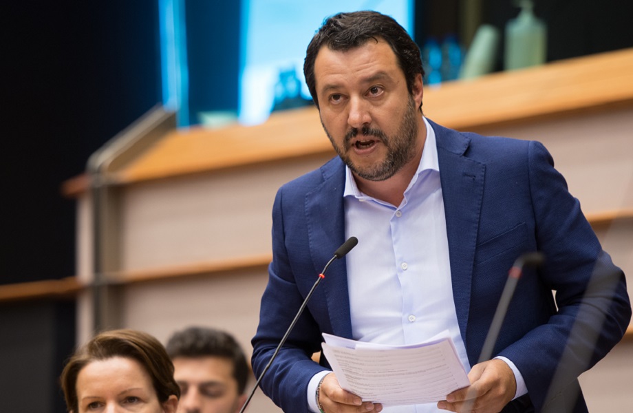 Líder eurocético da Itália, Matteo Salvini lança apoio a novo governo pró-UE