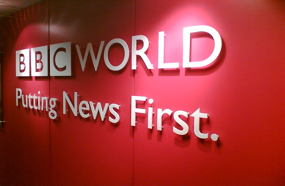 Beijing suspende BBC após Londres revogar licença de emissora chinesa