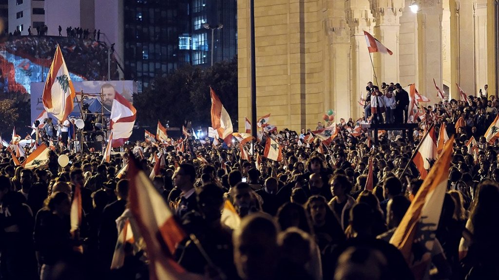 Aoun critica bloqueios em sétimo dia de protestos no Líbano