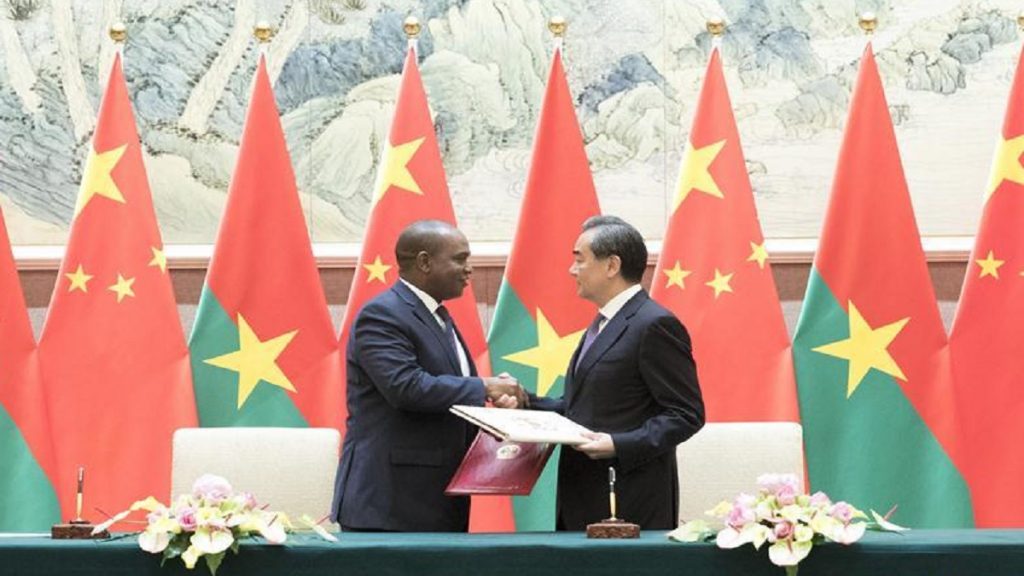 Governos africanos prestam apoio à campanha de Beijing em Xinjiang