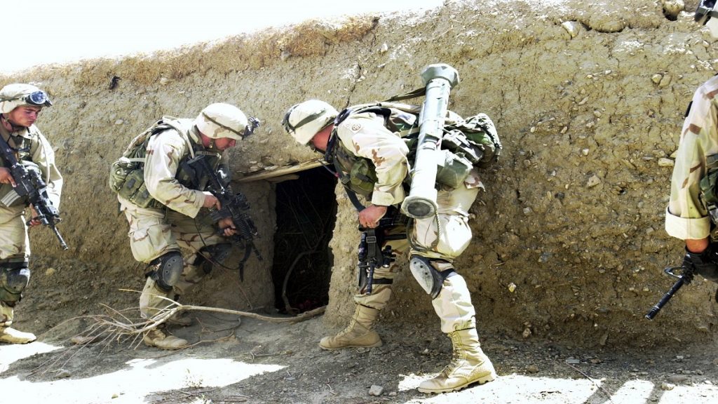 Al-Qaeda promete guerra contra os EUA enquanto Biden inicia retirada de tropas do Afeganistão