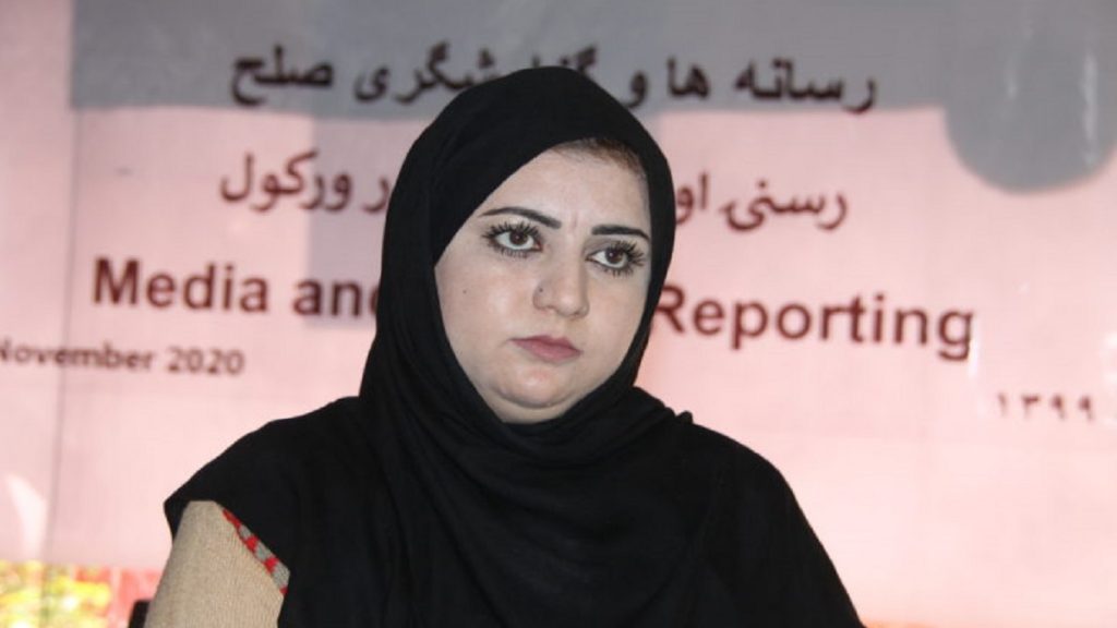 Onda de violência força mulheres jornalistas afegãs a deixar mídia