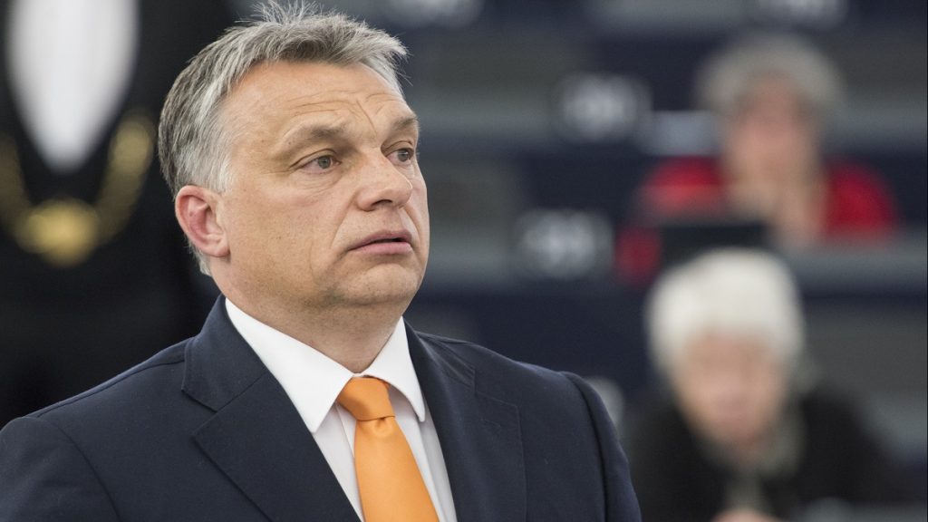 Parlamento da Hungria aprova lei para submeter universidades ao crivo de Orbán