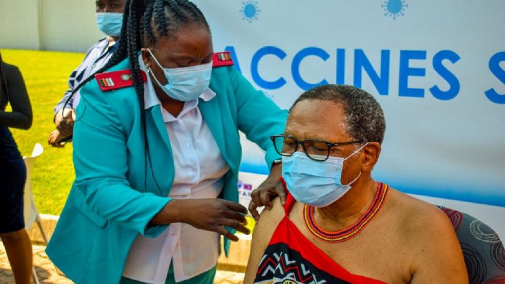 África tem déficit de 470 milhões de doses de vacinas contra a Covid-19 neste ano