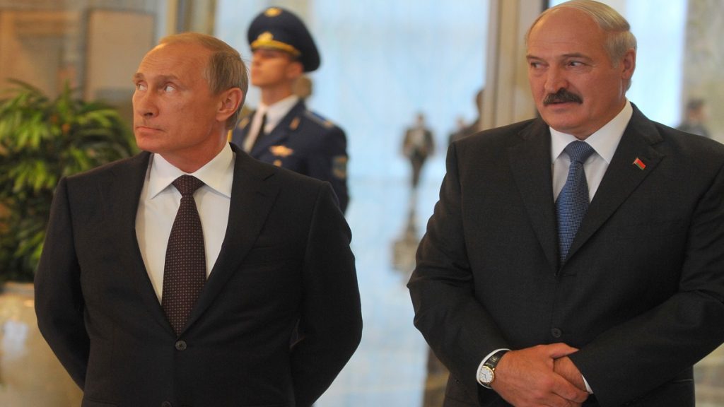 Em busca de recursos, Lukashenko planeja terceiro encontro com Putin no ano