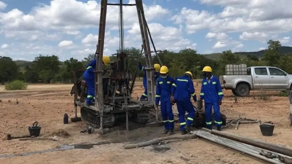 Mineradora chinesa ignora apelos contrários e inicia exploração de carvão em Dinde, no Zimbábue