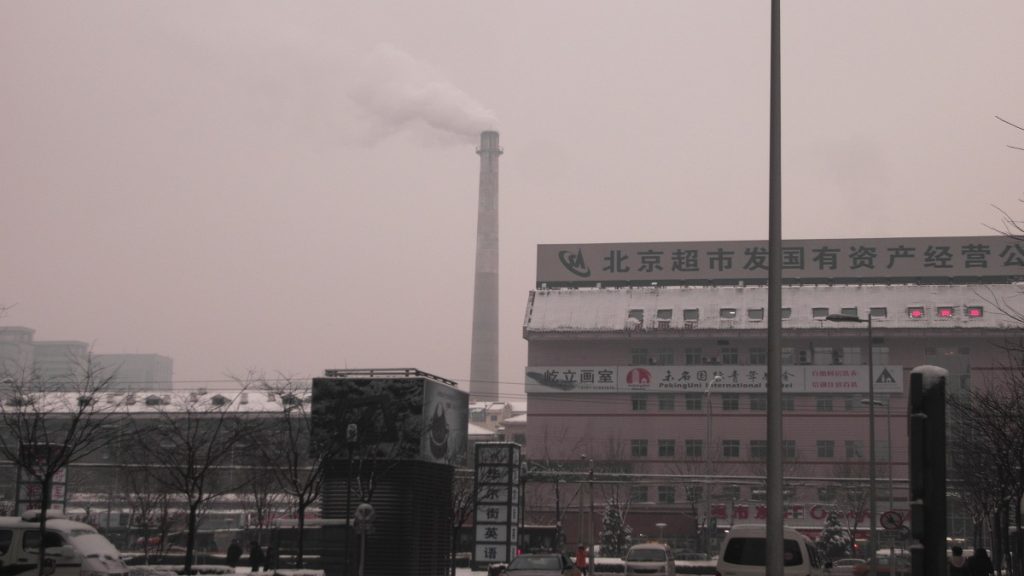 Emissão de gases da China supera a de todos os países desenvolvidos juntos, aponta relatório