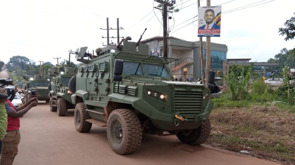 Na Uganda, policiais impedem saída de Bobi Wine dias antes da 6ª posse de Museveni
