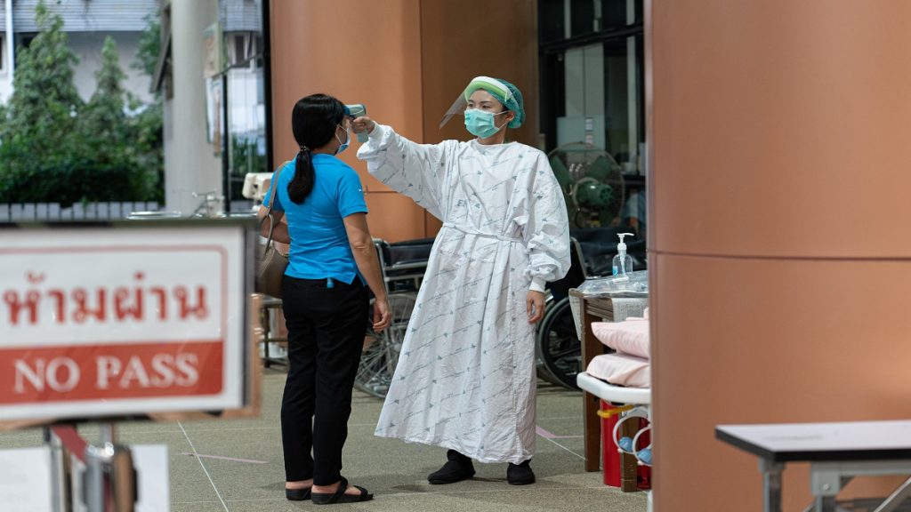 Na Tailândia, empresa de monarca atrasa fabricação de vacinas à Covid-19 