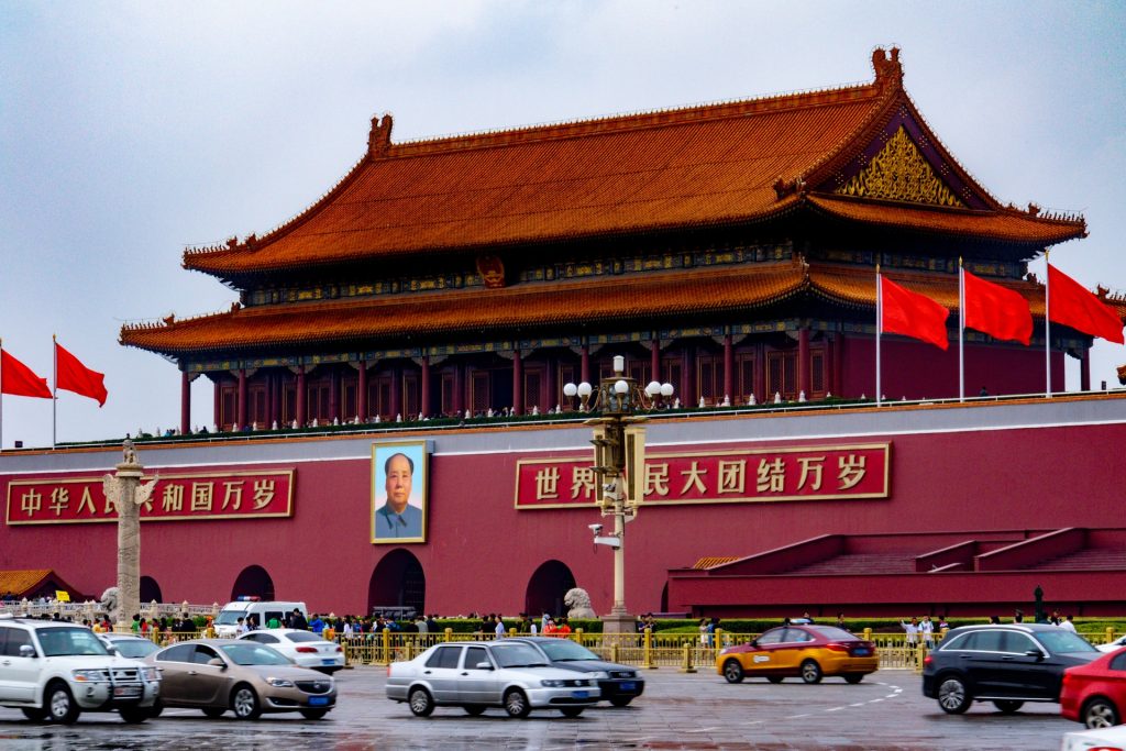 Governo chinês tem rejeição histórica em países desenvolvidos, aponta pesquisa