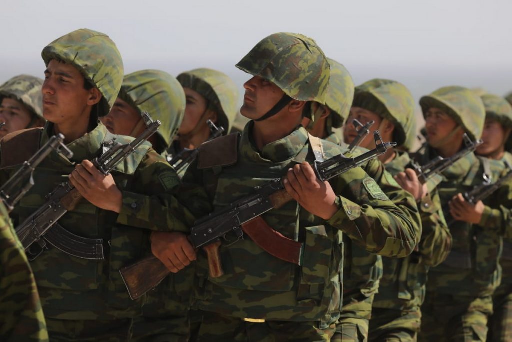 Rússia, Uzbequistão e Tadjiquistão farão manobras militares perto do Afeganistão