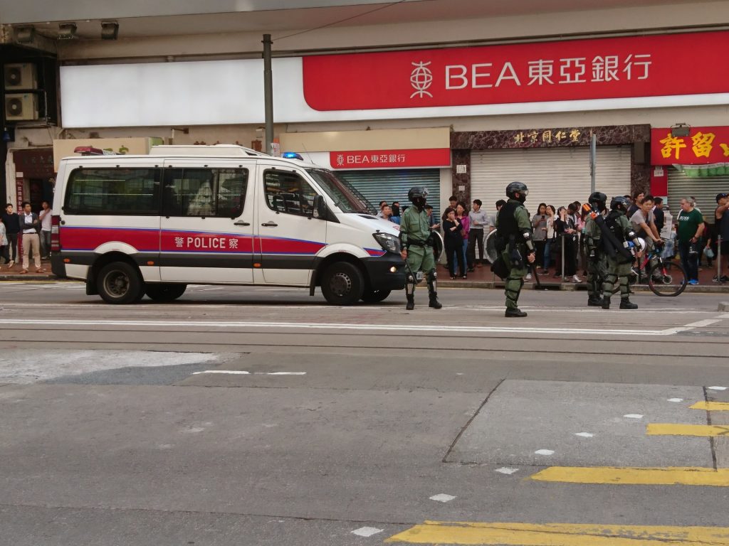 Polícia de Hong Kong reprime protestos no centenário do Partido Comunista Chinês