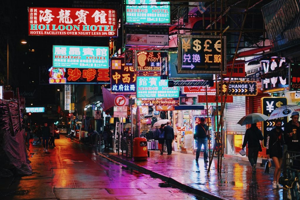 Hong Kong começa a banir filmes de forma retroativa, e exibição pode dar cadeia 