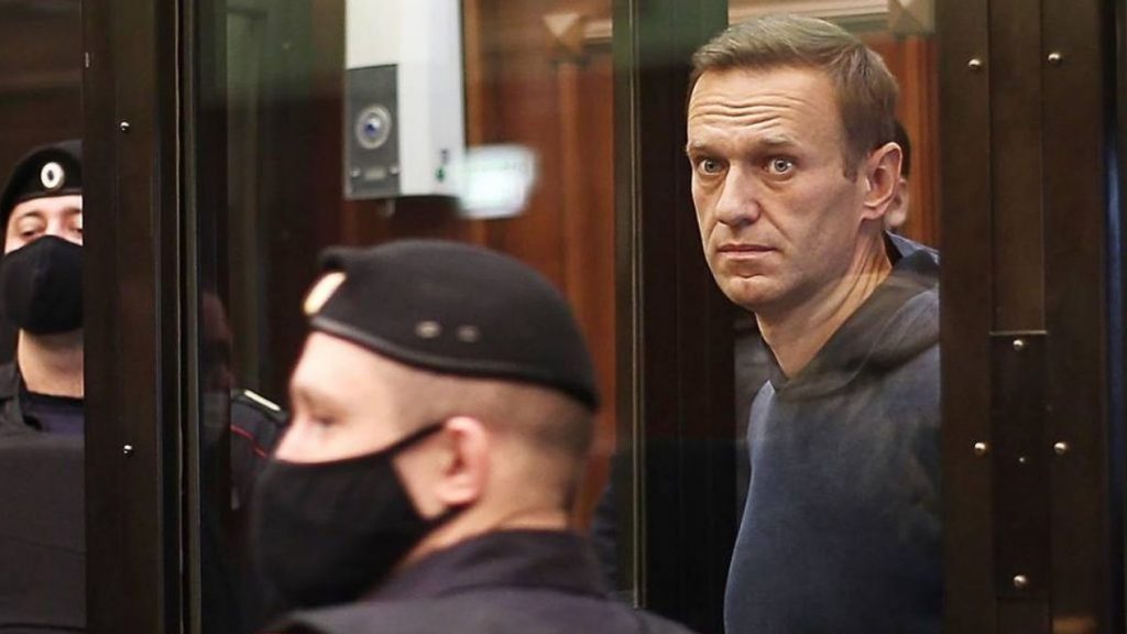 Navalny diz que foi classificado como 'terrorista' na prisão em que está detido
